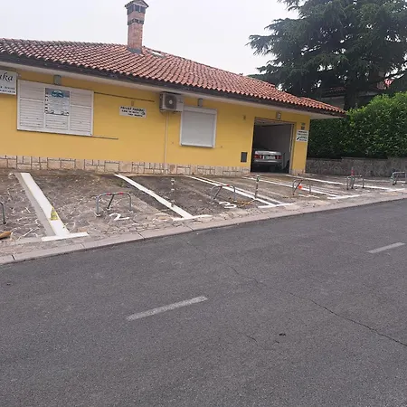 Konukevi Luka 2 3*